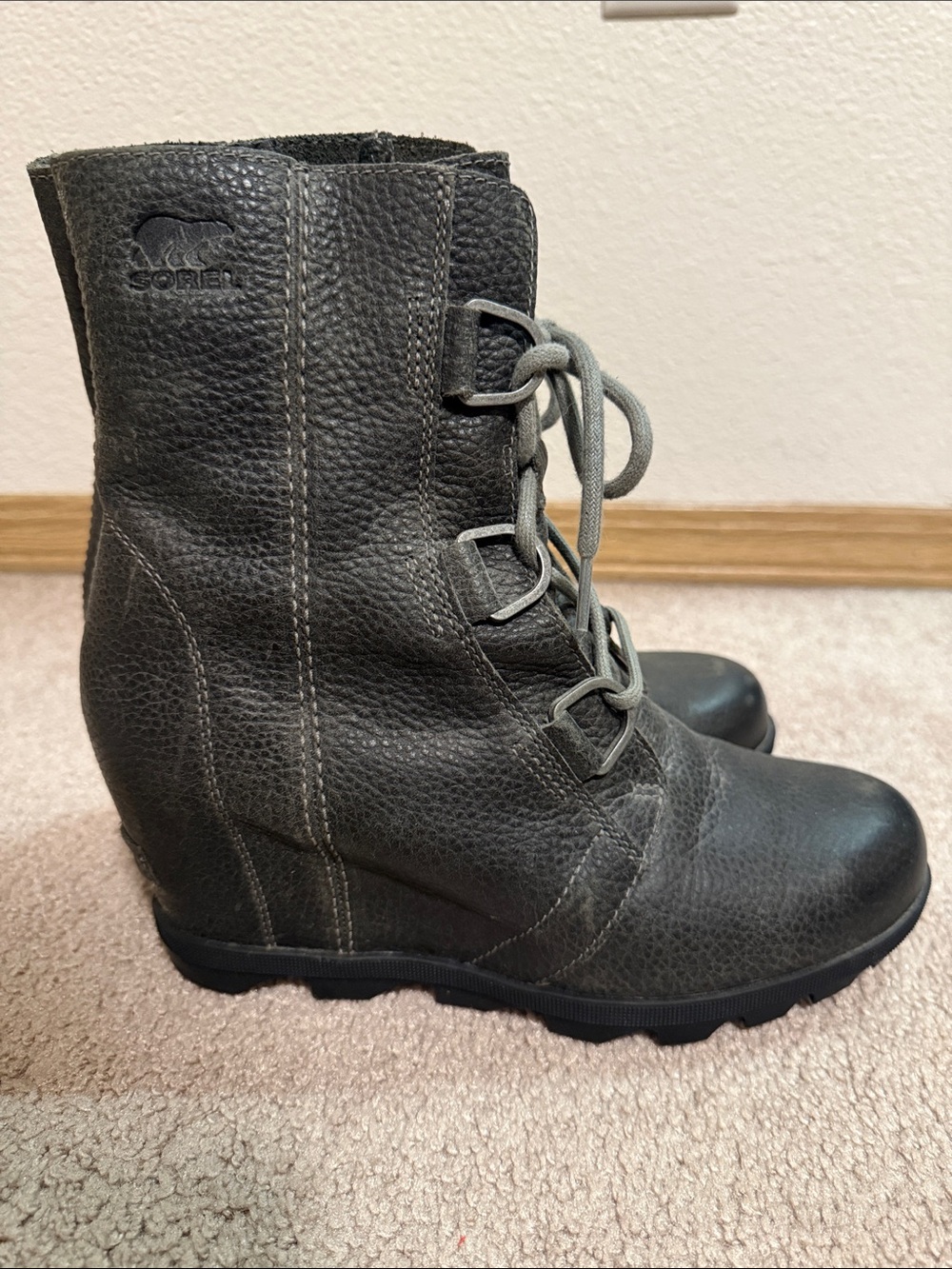 Sorel Women's Dark Gray Lace-Up Wedge Boots